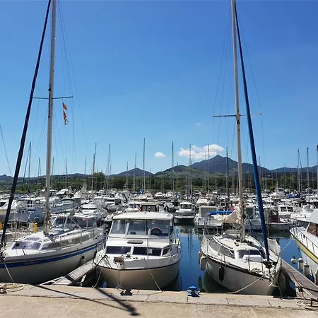 Apartmán A 150m Avec Parking Privatif - - Fr-1-388-22